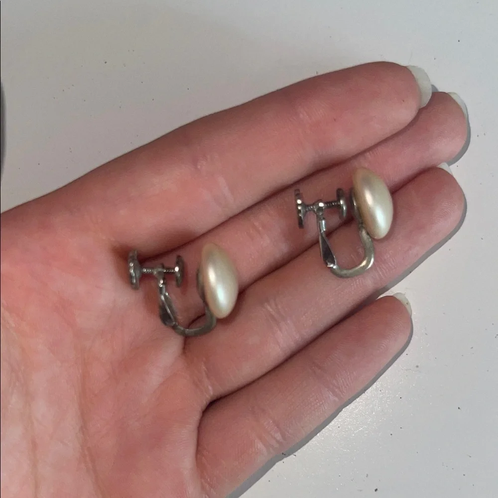 Vintage Sterling Elegant Pearl Clip-On Earrings - Picture 3 of 9